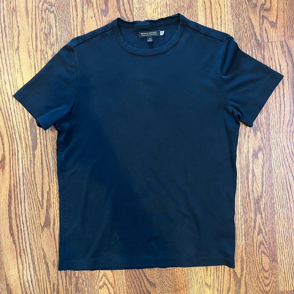 Banana Republic Black T Shirt - Luxury Touch Performance - Mens Medium